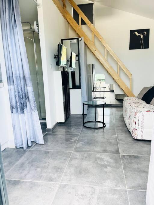 Joli Petit Studio Cosy Marignane Exterior foto
